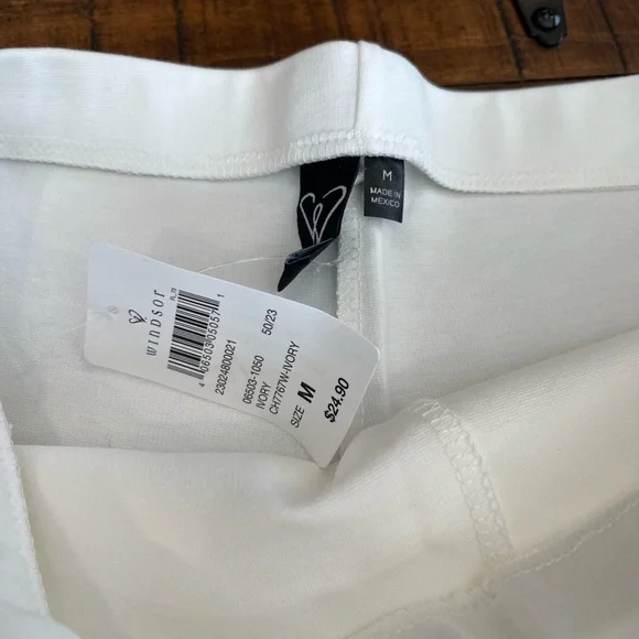 Windsor Under Wraps Asymmetrical Mini Skort - Picture 4 of 5